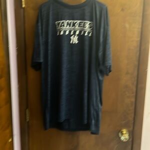 Dry fit yankee t shirt
